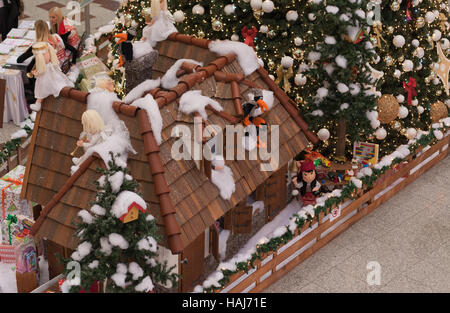 BRNO, Repubblica ceca-NOVEMBRE 19,2016:decorazione di Natale al centro commerciale Olympia su Novembre 19, 2016 Brno, Repubblica Ceca Foto Stock