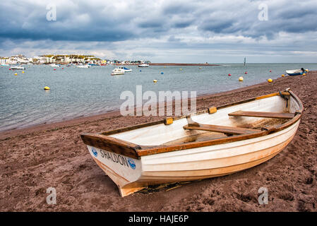 Barche da pesca sulla spiaggia Shaldon, Devon, Regno Unito Foto Stock