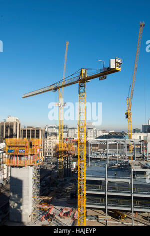 La piazza centrale sito in costruzione, casa del Nuovo Galles sede della BBC. Foto Stock