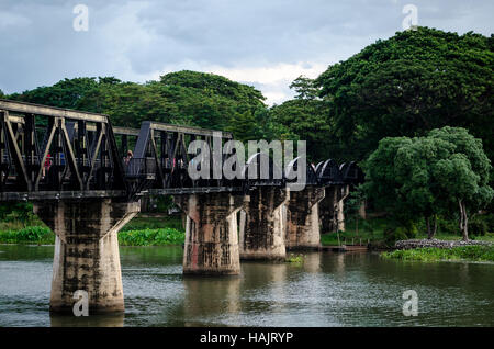 Kanchanaburi (Thailandia), il Ponte sul Fiume Kwai Foto Stock