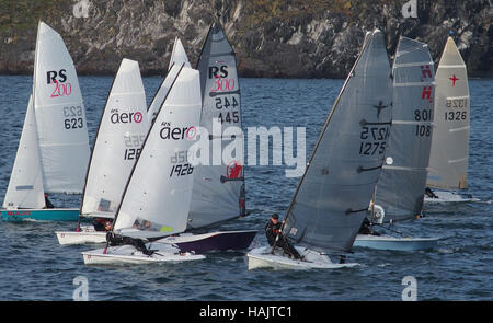 Inizio gara, inverno Dinghy Racing, Firth of Forth a North Berwick Foto Stock