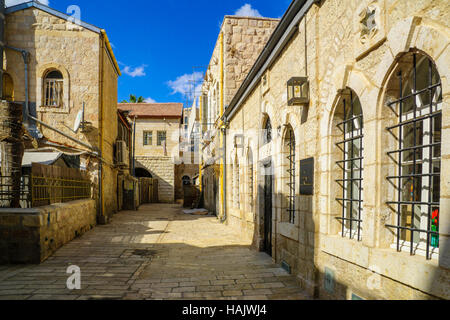 Gerusalemme, Israele - 23 settembre 2016: un vicolo il Nachalat storico distretto di Shiva, Gerusalemme, Israele Foto Stock