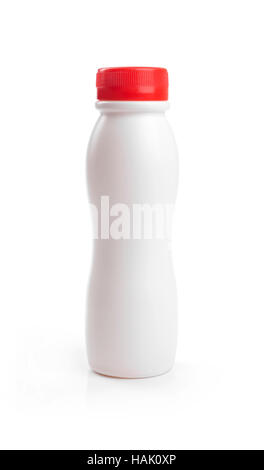 Blank yogurt drink flacone con tappo rosso isolato su bianco Foto Stock