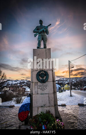 Memoriale di guerra per il russo morti della guerra mondiale 2, Kirkenes, Norvegia settentrionale. Foto Stock