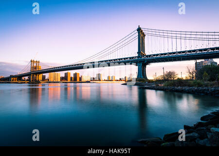 Manhattan Bridge a sunrise verso Manhattan Foto Stock