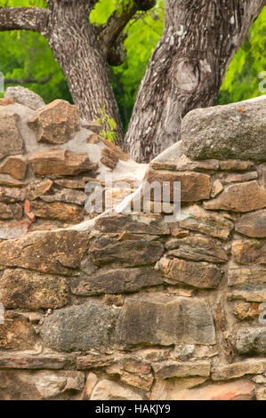 Rovine di parete a Mission Espada, San Antonio Missions National Historical Park, Texas Foto Stock