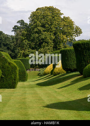 I bellissimi giardini presso il Castello di Sudeley nei pressi di Winchcombe in inglese il Cotswolds. Foto Stock