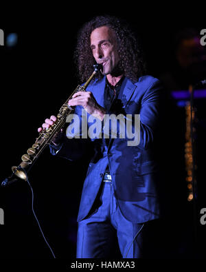 Fort Lauderdale, FL, Stati Uniti d'America. 01 Dic, 2016. Kenny G esegue al Parker Playhouse sul dicembre 1, 2016 a Fort Lauderdale Florida. Credito: Mpi04/media/punzone Alamy Live News Foto Stock