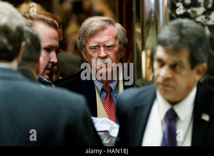 New York, New York, Stati Uniti d'America. 02Dec, 2016. Ex ambasciatore degli Stati Uniti alle Nazioni Unite John Bolton arriva per un incontro con il presidente eletto Donald Trump al Trump Tower a New York New York, Stati Uniti d'America, 02 dicembre 2016. Credito: Justin Lane/Piscina via CNP /MediaPunch Credito: MediaPunch Inc/Alamy Live News Foto Stock