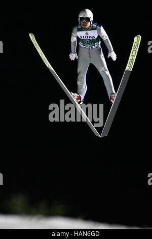 Il concorso di Klingenthal, in Germania. 02Dec, 2016. Atleta giapponese Daiki Ito in azione durante il Skijumping di Coppa del Mondo a Klingenthal, in Germania, 02 dicembre 2016. Foto: Jan Woitas/dpa-Zentralbild/dpa/Alamy Live News Foto Stock