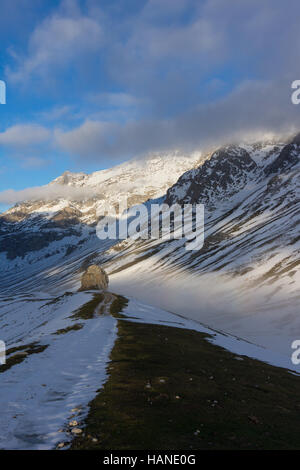 Una debole brocken spectre in Picos de Europa Foto Stock