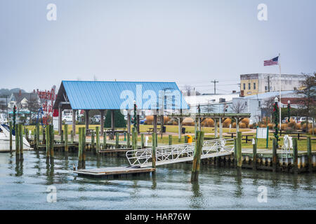 Vista della Baia di Chincoteague Waterfront, in Chincoteague Island, Virginia. Foto Stock