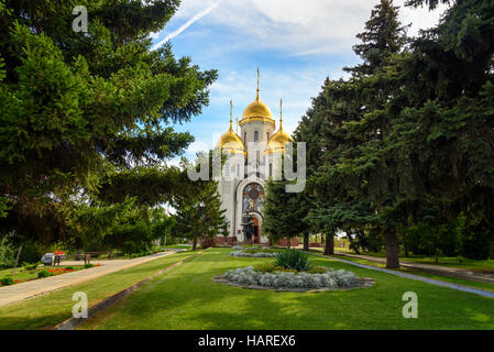 Tempio di tutti i Santi. Vicino al tempio vi è un altro fossa comune. Il complesso memoriale Mamayev Kurgan a Volgograd. La Russia Foto Stock