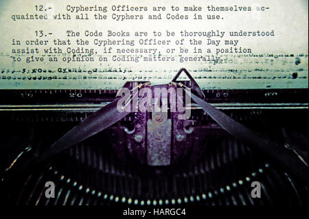 Macchina da scrivere storico da WW I, HMS Caroline, Belfast, Irlanda del Nord. Solo uso editoriale. Foto Stock