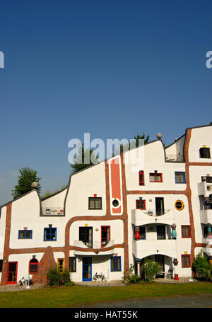 Cadipietra, casa di pietra, edificio del Rogner Spa Termale e complesso di hotel, disegnato da Friedensreich Hundertwasser, Bad Blumau Foto Stock