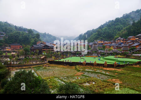 Il Zhaoxing Dong Village di Guizhou della Cina è un interessante meta culturale. Foto Stock