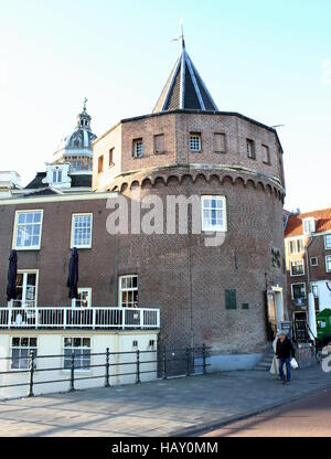 Xv secolo Schreierstoren, originariamente parte della città medievale di muro di difesa di Amsterdam, Paesi Bassi Foto Stock