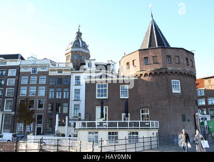 Xv secolo Schreierstoren, originariamente parte della città medievale di muro di difesa di Amsterdam, Paesi Bassi Foto Stock