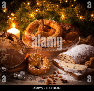 La cottura per Natale Tedesco: stollen bretzel, pane. Foto Stock