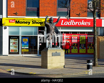 Spirito del carnevale statua in Bridgewater, Somerset, Inghilterra, Regno Unito Foto Stock