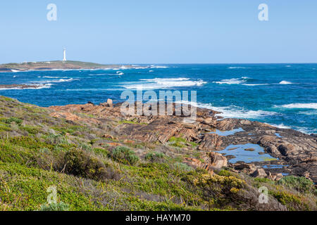 Cape Leeuwin Lighthouse, in corrispondenza della punta sud-occidentale di Australia, dove due oceani che si incontrano. Foto Stock