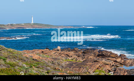 Cape Leeuwin Lighthouse, in corrispondenza della punta sud-occidentale di Australia, dove due oceani che si incontrano. Foto Stock