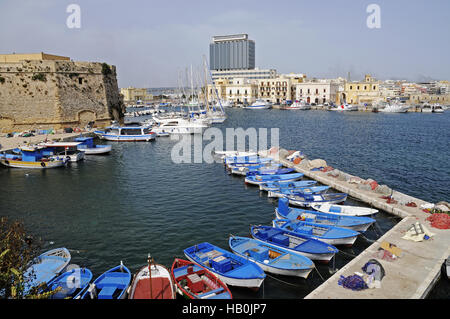 Barche da pesca, Porto, Gallipoli, Italia Foto Stock