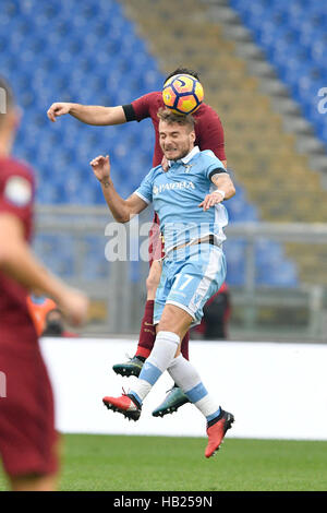 Roma, Italia. 4° dic, 2016. Ciro immobile del Lazio azione durante il campionato di Serie A TIM match tra SS Lazio e AS Roma presso lo Stadio Olimpico su Dicembre 04 2016 a Roma, Italia. Credito: marco iorio/Alamy Live News Foto Stock