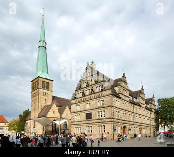 Casa di nozze dal 1617, festa comunale e celebrazione centro mercato, Chiesa di San Nicolai, Weser Renaissance Foto Stock