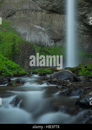 La base di Latourell Falls in Oregon Foto Stock