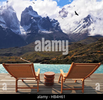 Coperte di neve scogliere di Los Kuernos Foto Stock