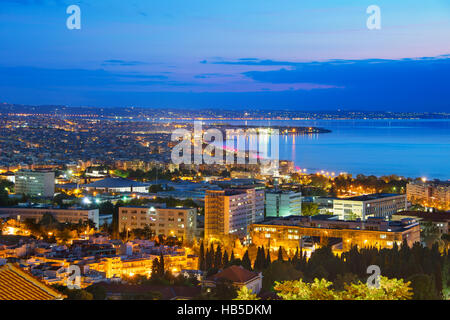 Skyline di Salonicco al crepuscolo. La Grecia Foto Stock