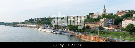 Belgrado, Serbia - 27 Maggio 2016: Belgrado panorama della famosa vista con il fiume Sava e la fortezza di Kalemegdan. Belgrado è la capitale della Serbia. Foto Stock