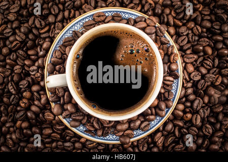 Nero caffè in una tazza da sopra Foto Stock