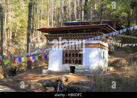 Piccolo dzong in Valle di Paro, Bhutan Foto Stock