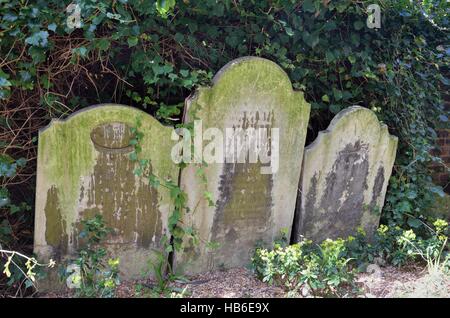 Tre tomstones inglese Foto Stock