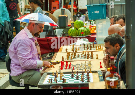 I giocatori di scacchi in Spitalfields London Foto Stock