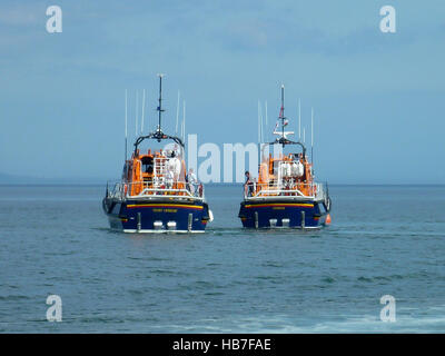Tamar imbarcazioni di salvataggio di classe il 16-01 e 16-12 insieme a tenby Foto Stock