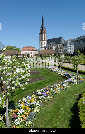 Prince George Giardino e Santa Elisabetta Chiesa, Darmstadt, Hesse, Germania Foto Stock