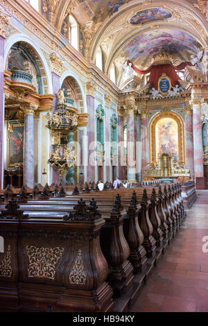 Interno della chiesa dei Gesuiti a Vienna. Foto Stock