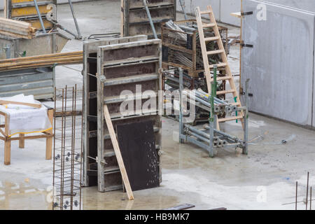 Edificio di fondazione di acciaio e calcestruzzo Foto Stock