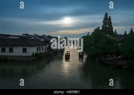 Notte pezzo di Wuzhen villaggio nel sud della Cina Foto Stock