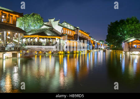 Notte pezzo di Wuzhen villaggio nel sud della Cina Foto Stock