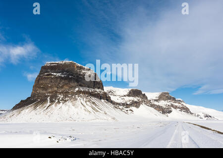 Islandese Lomagnupur in montagna in inverno Foto Stock