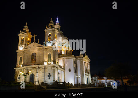 Vista notturna della Basilica di Sameiro Braga, nel nord del Portogallo Foto Stock