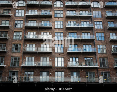 Moderno appartamento di lusso camere con balcone Foto Stock