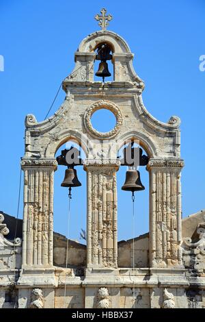 Vista del monastero di Arkadi torre campanaria, Arkadi, Creta, Grecia, l'Europa. Foto Stock