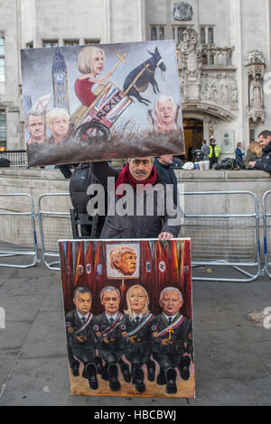 Londra, Regno Unito. 5 Dic, 2016. Artista satirico Kaya Mar con le sue ultime opere - La Corte Suprema inizia la sua audizione sul caso per il governo con la prerogativa regale per innescare l'articolo 50 del trattato di Lisbona, al fine di avviare il Regno Unito il recesso dal UE. Contro il Governo sono Gina Millar e il suo team supportato da Charlie Mullins di Pimlico idraulici. Credito: Guy Bell/Alamy Live News Foto Stock