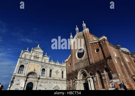 Rinascimentale Scuola Grande di San Marco con medievale dei Santi Giovanni e Paolo Basilica a Venezia Foto Stock