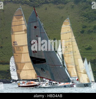 AJAXNETPHOTO. 29 maggio, 2005. PLYMOUTH in Inghilterra. - Mulino di FARADAY OSTAR 2005 GARA - monoscafo di iniziare il 2005 GARA OFF PLYMOUTH oggi. Foto:TONY CARNEY/Acme/AJAX REF:OSTAR07 Foto Stock